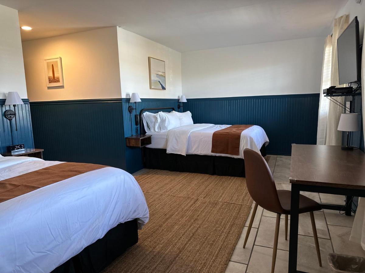 Budget Host East End Hotel In Riverhead Buitenkant foto
