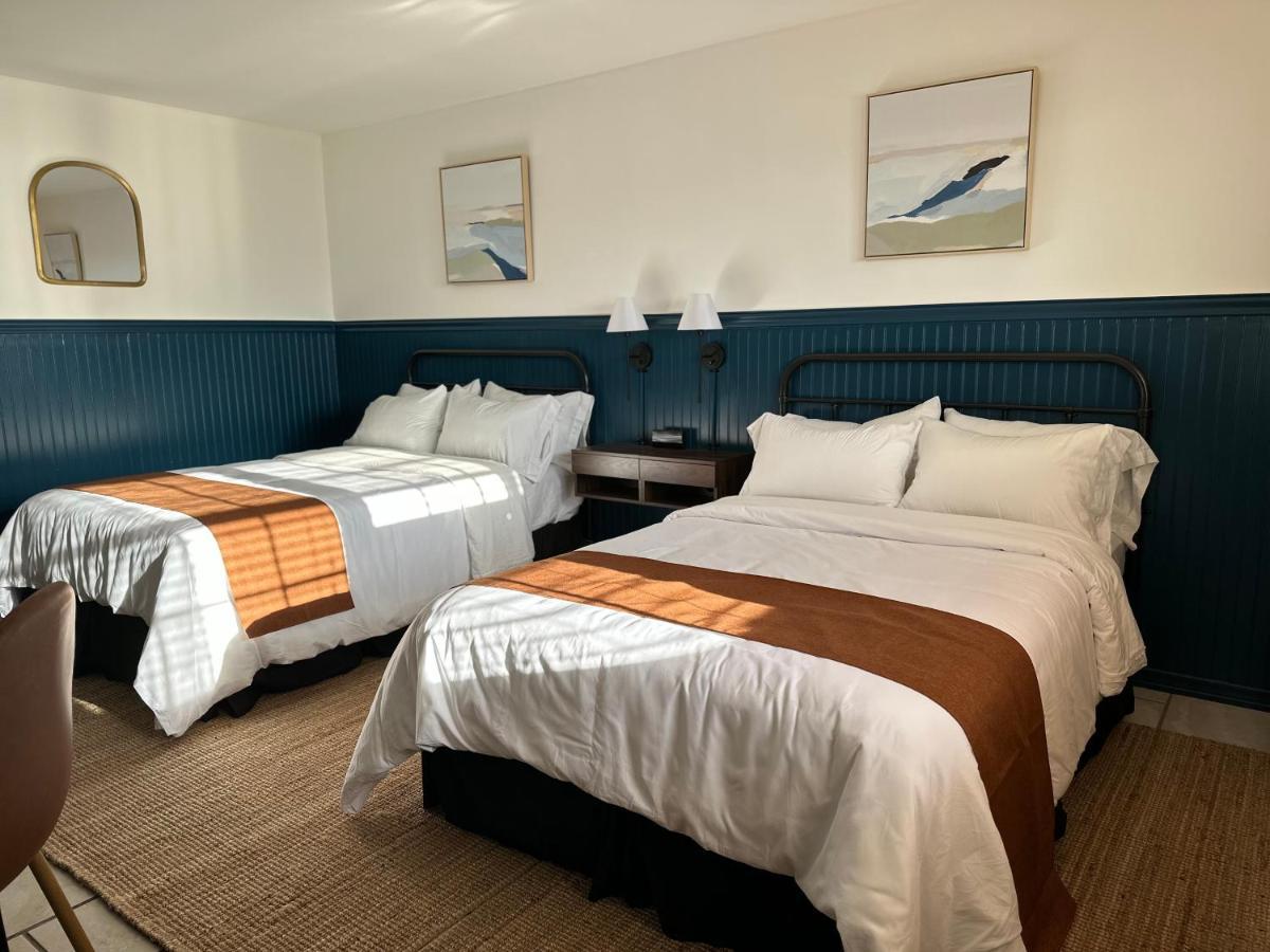 Budget Host East End Hotel In Riverhead Buitenkant foto